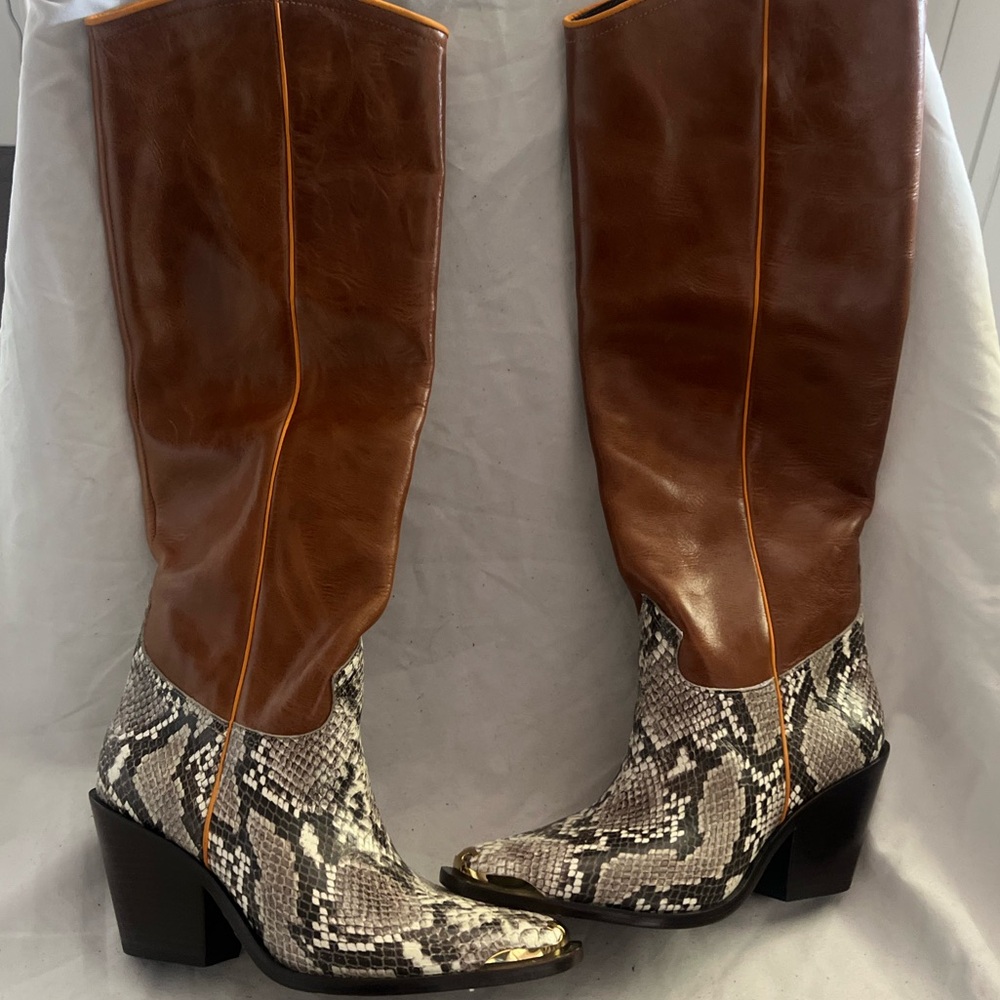 Tory Burch WESTERN KNEE HIGH PULL ON BROWN /
SNAKE Leather Boots 36.5 RARE - Picture 2 of 11